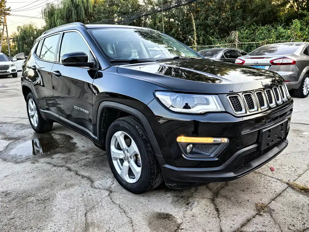 Jeep Compass — фото 3