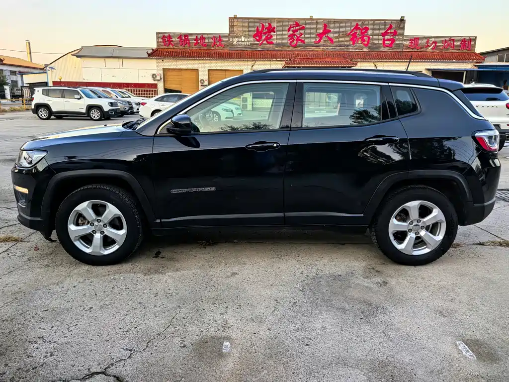 Jeep Compass — фото 4