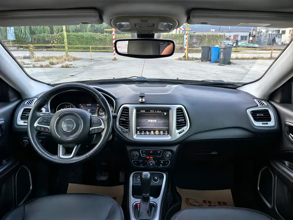 Jeep Compass — фото 9