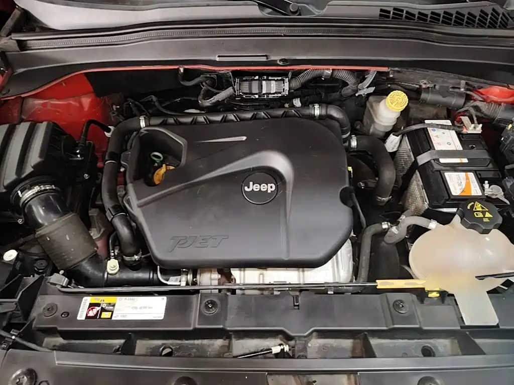 Jeep Renegade — фото 20