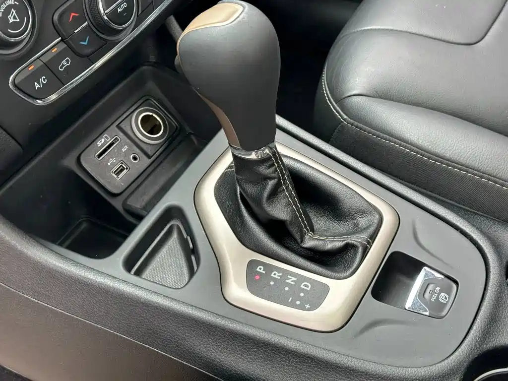 Jeep Cherokee — фото 9