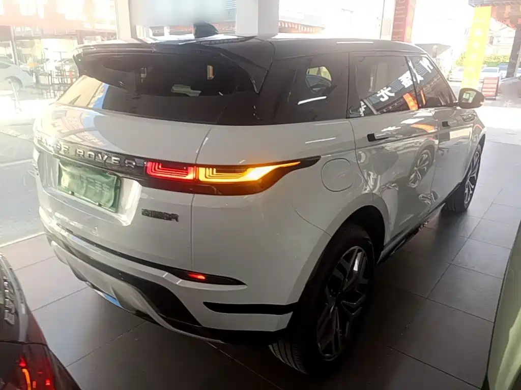 Land Rover Evoque PHEV — фото 7