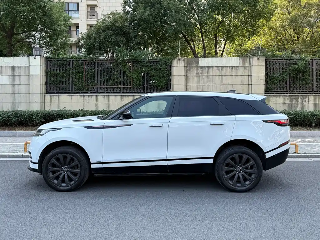 Land Rover Velar — фото 14