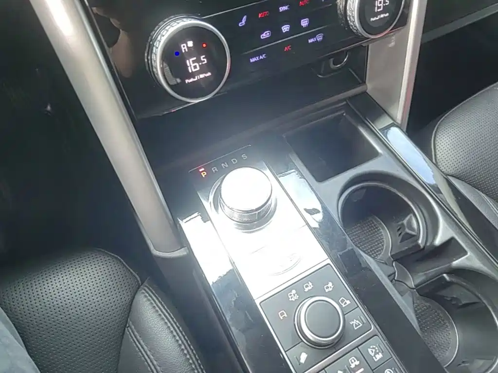 Land Rover Discovery — фото 14