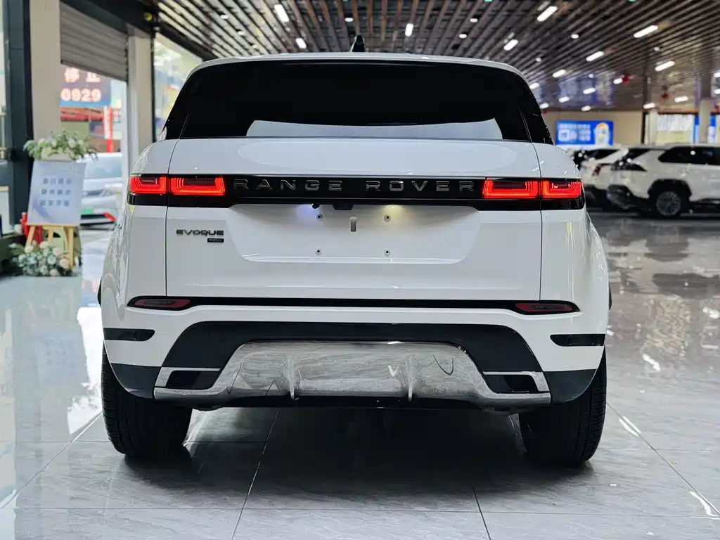 Land Rover Evoque — фото 19