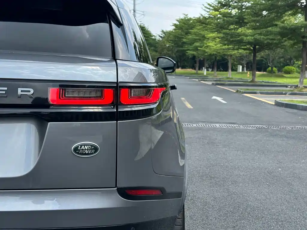Land Rover Velar — фото 15