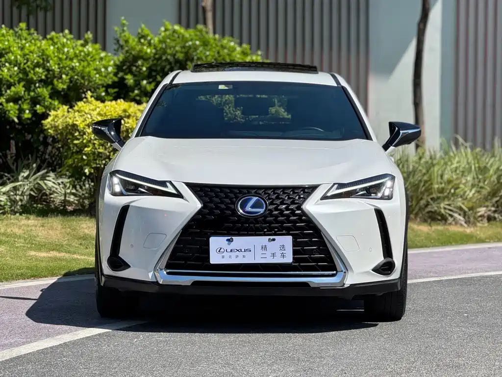 Lexus UX — фото 2