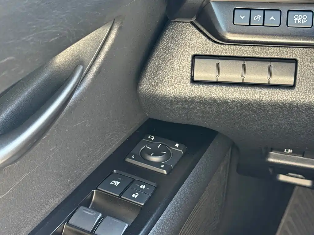 Lexus UX — фото 14