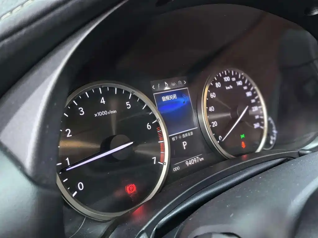 Lexus NX — фото 39