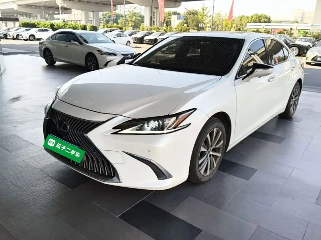 Lexus ES — фото 2