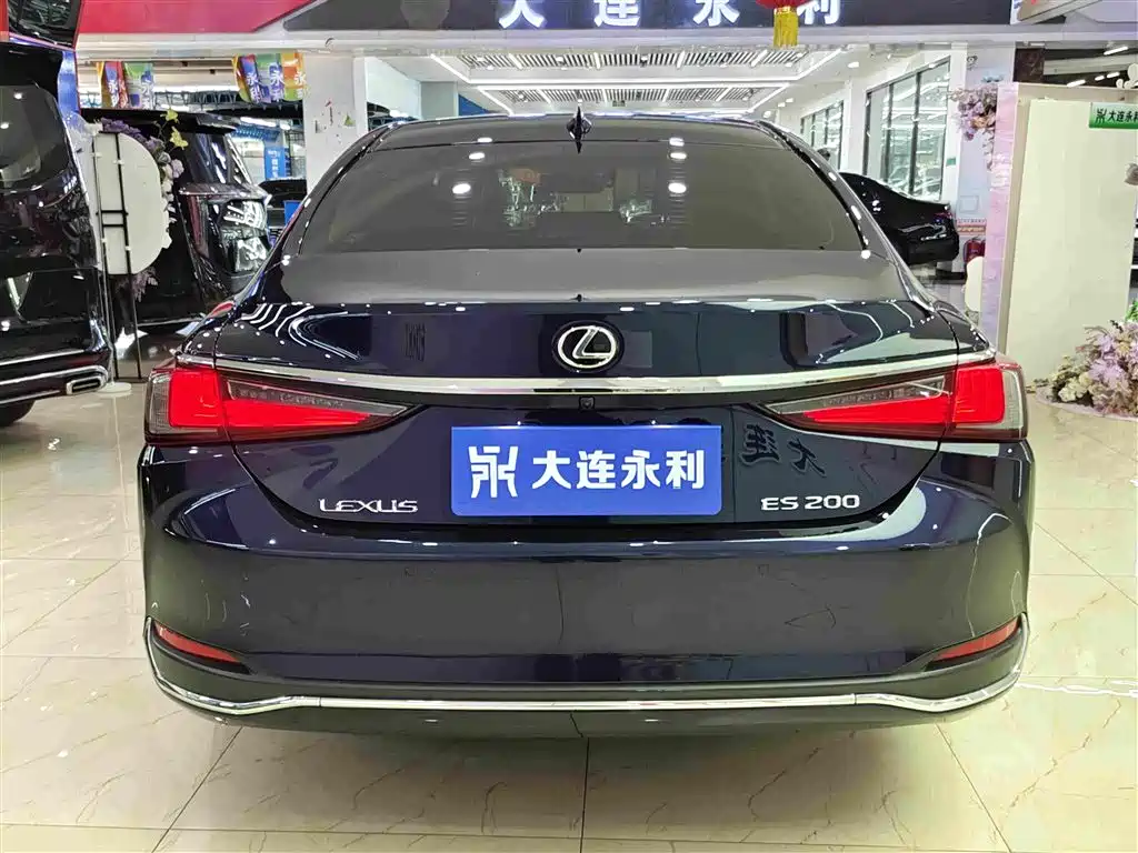 Lexus ES — фото 14