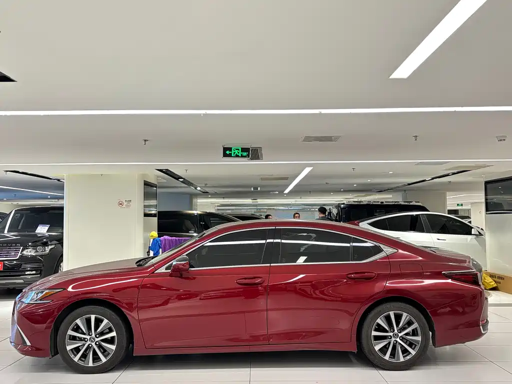 Lexus ES — фото 4