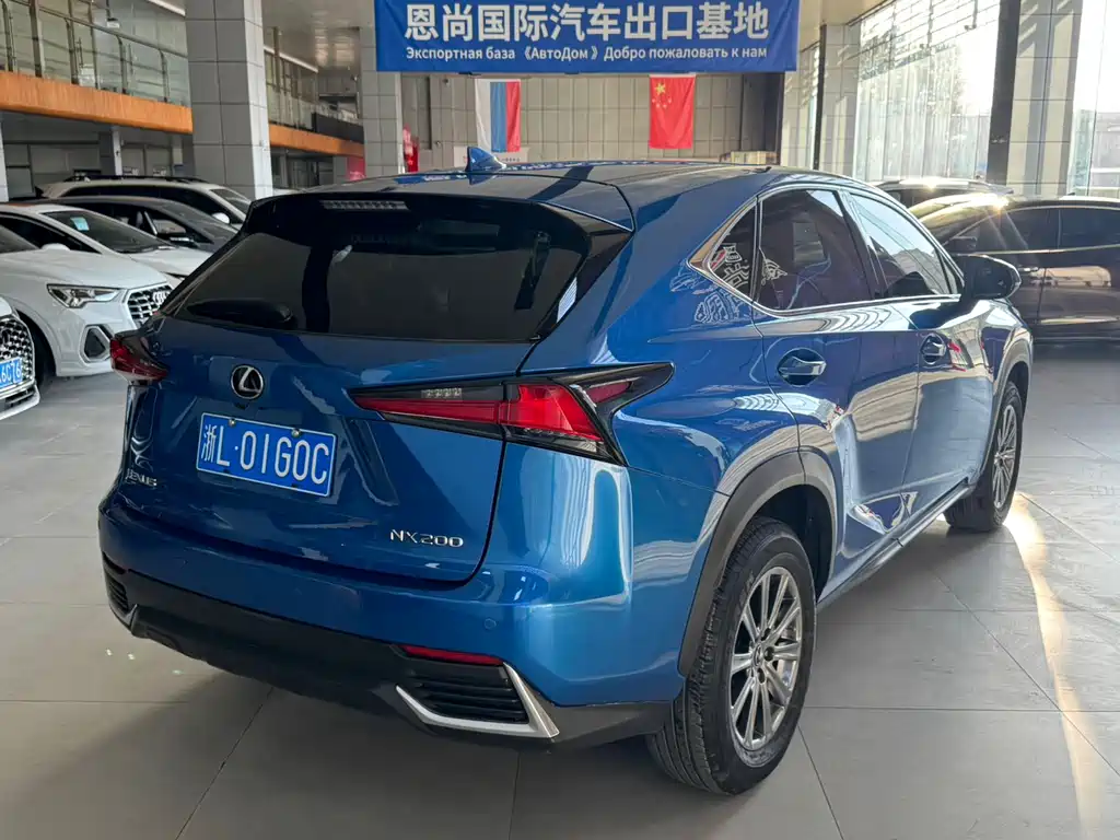 Lexus NX — фото 3