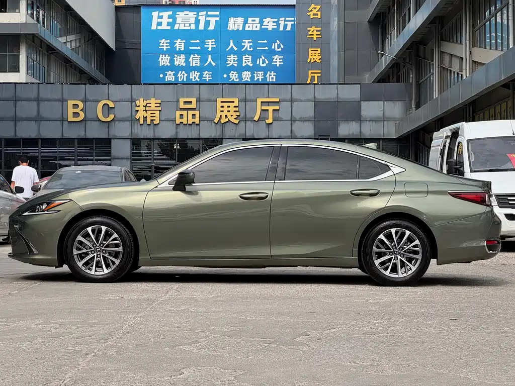 Lexus ES — фото 4