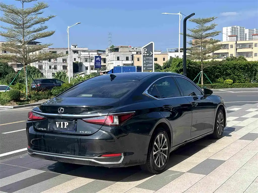 Lexus ES — фото 10