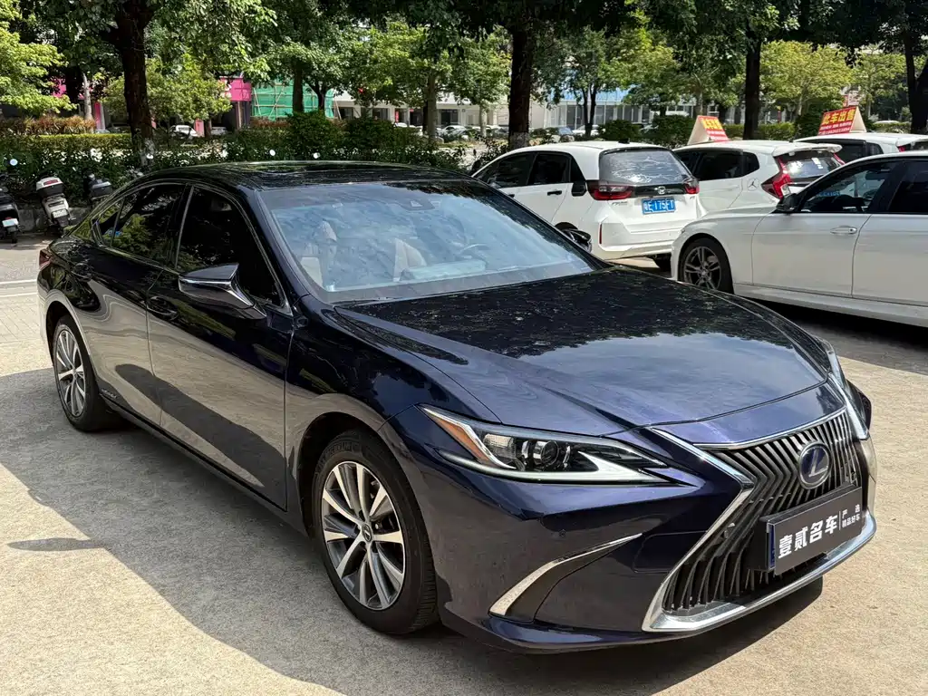 Lexus ES — фото 2