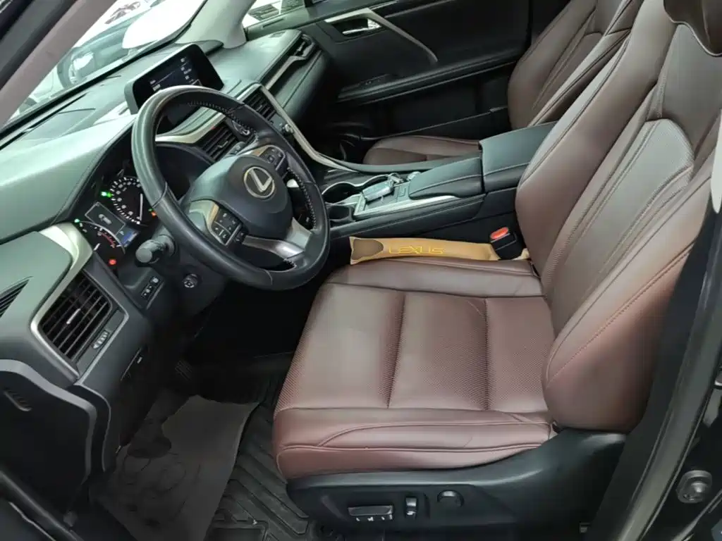 Lexus RX — фото 15