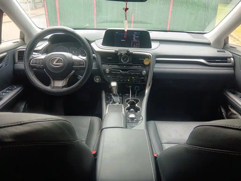Lexus RX — фото 13