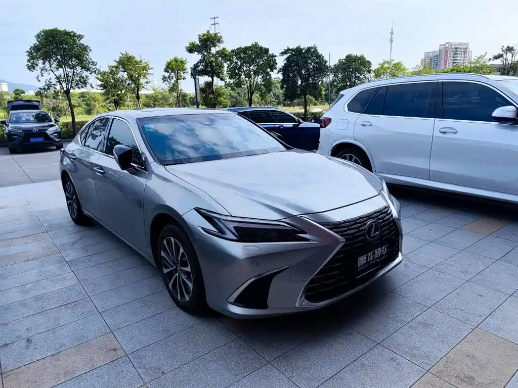 Lexus ES — фото 4