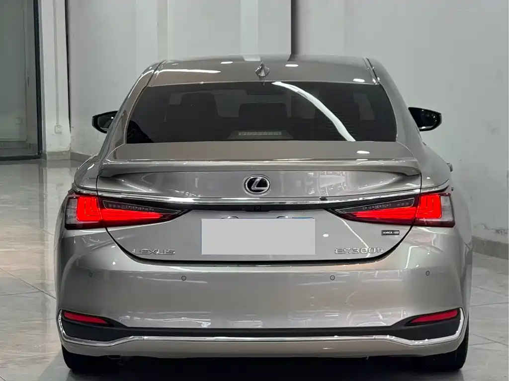 Lexus ES — фото 8
