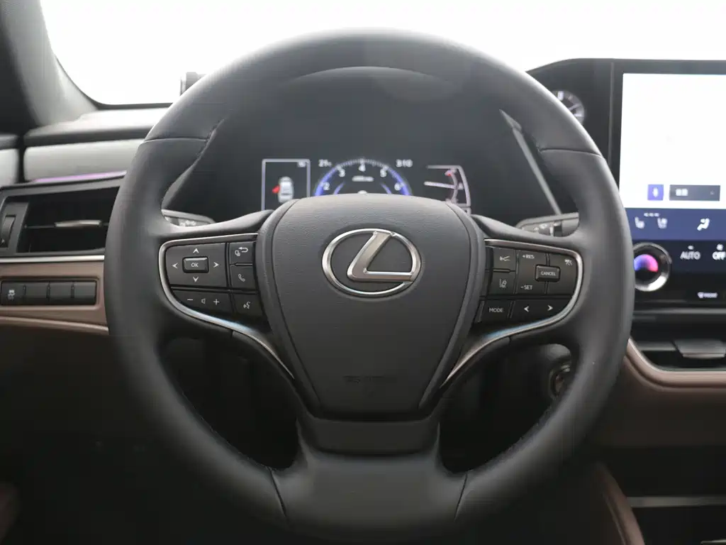 Lexus ES — фото 11