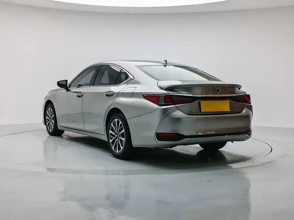 Lexus ES — фото 6