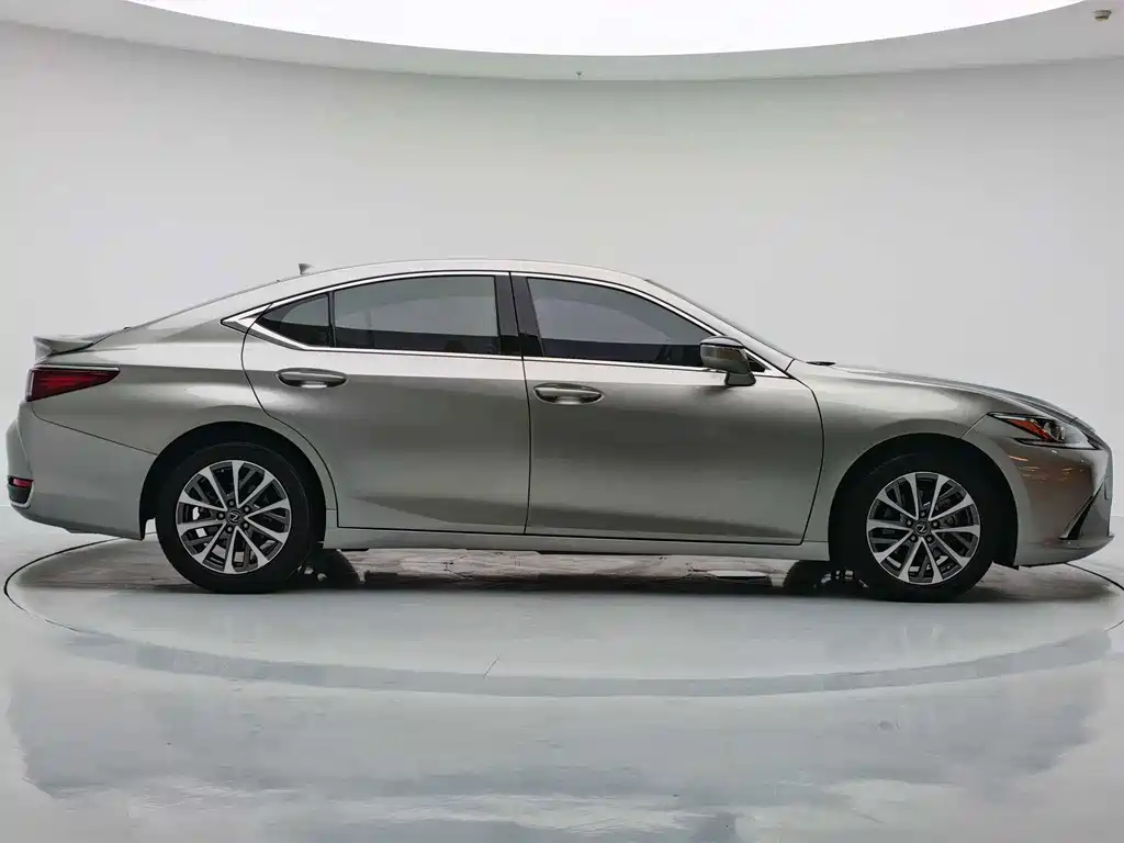 Lexus ES — фото 7