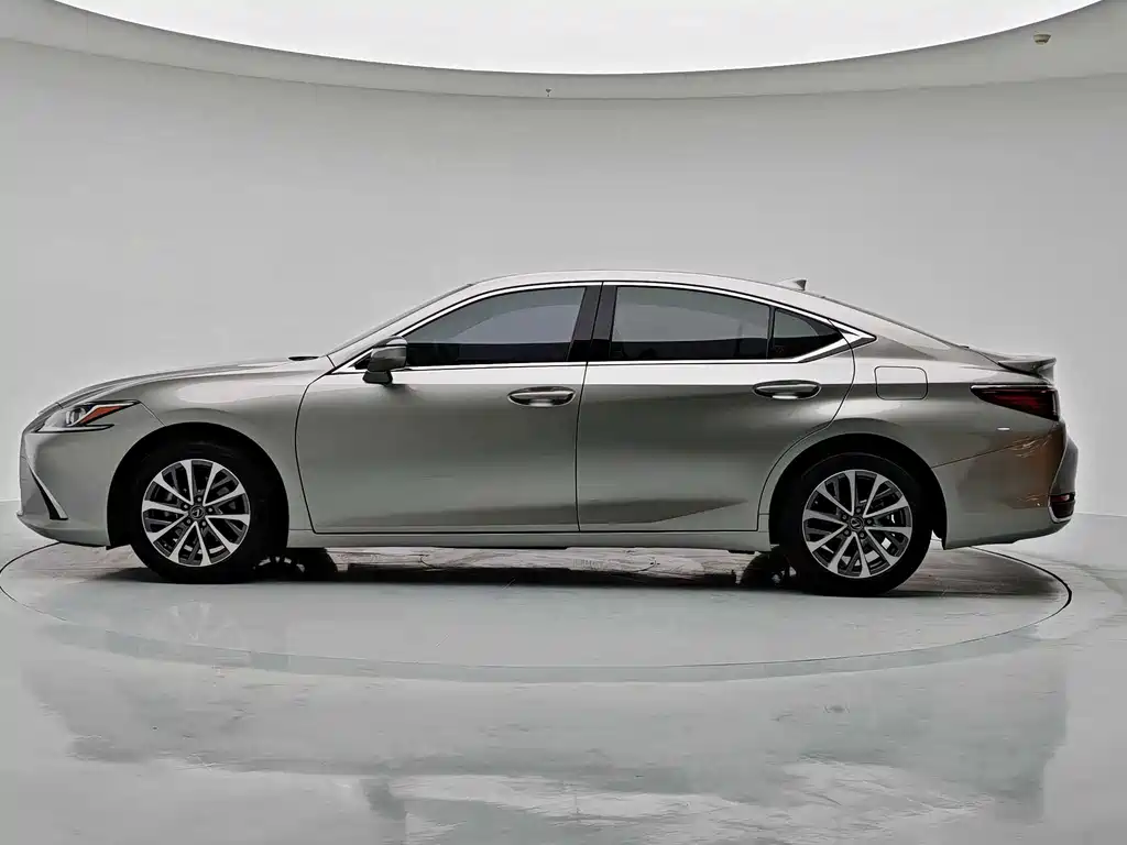 Lexus ES — фото 8
