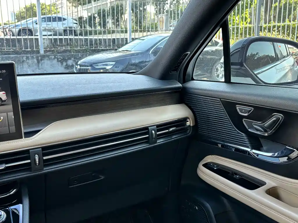 Lincoln Corsair — фото 11