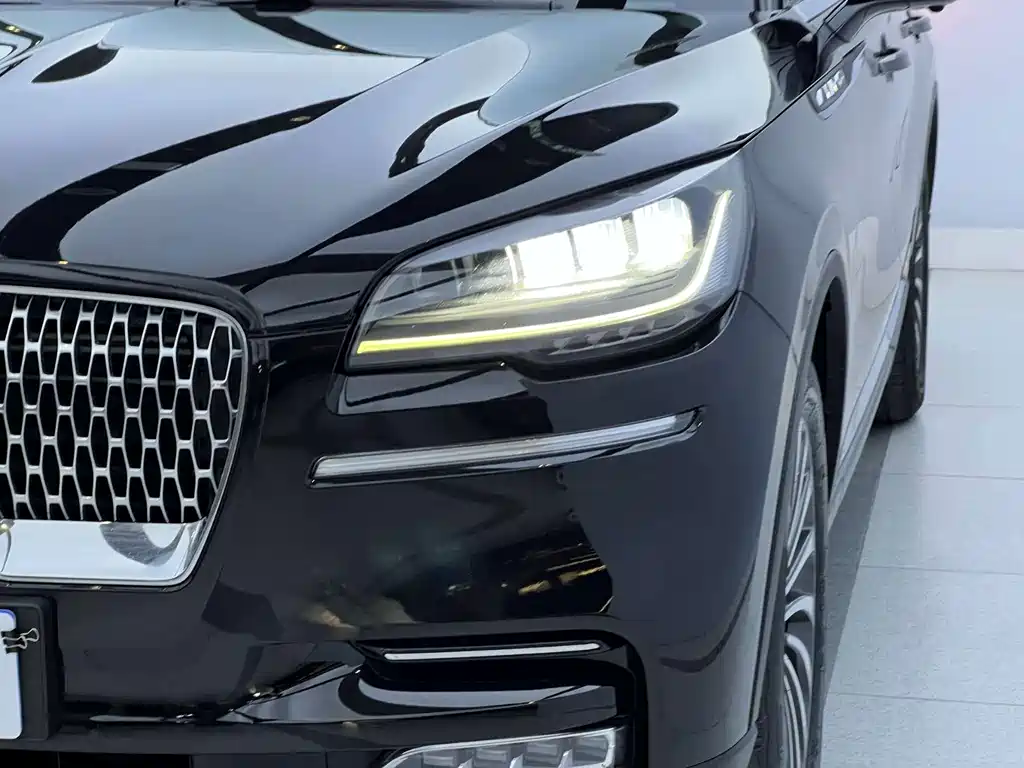 Lincoln Aviator — фото 2