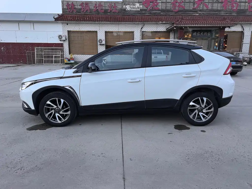 Luxgen U5 SUV — фото 4