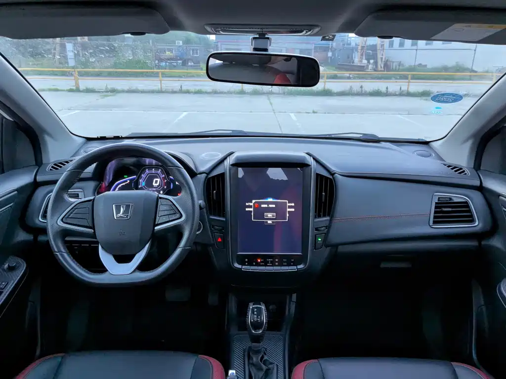 Luxgen U5 SUV — фото 8