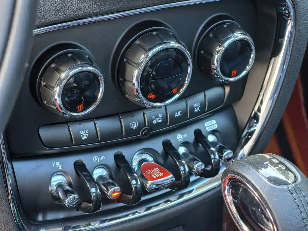 MINI Mini Clubman — фото 10