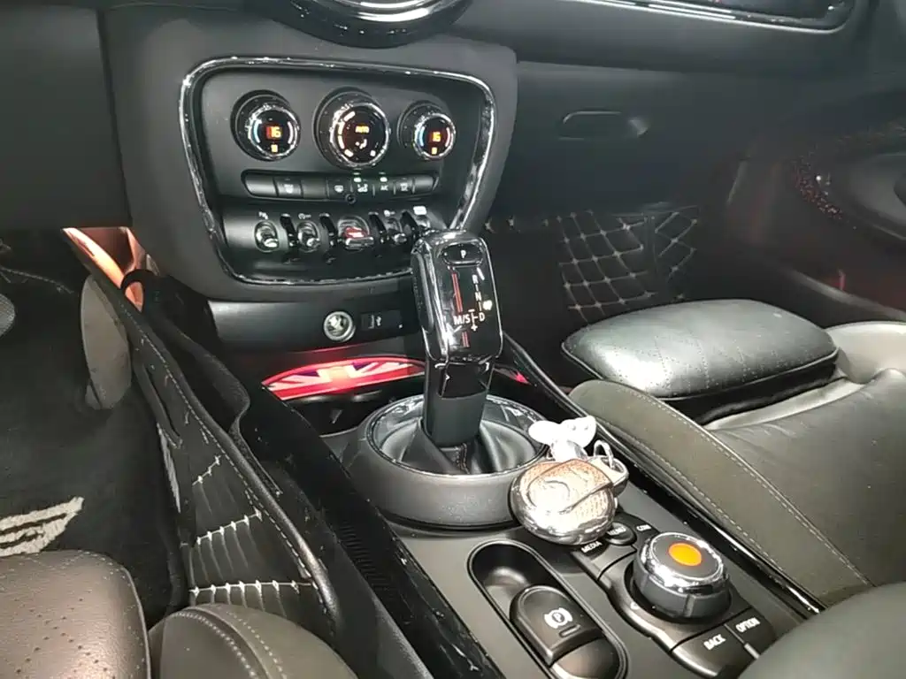 MINI Mini Clubman — фото 14