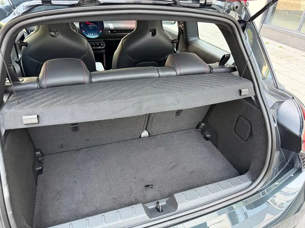 MINI MINI JCW EV — фото 21