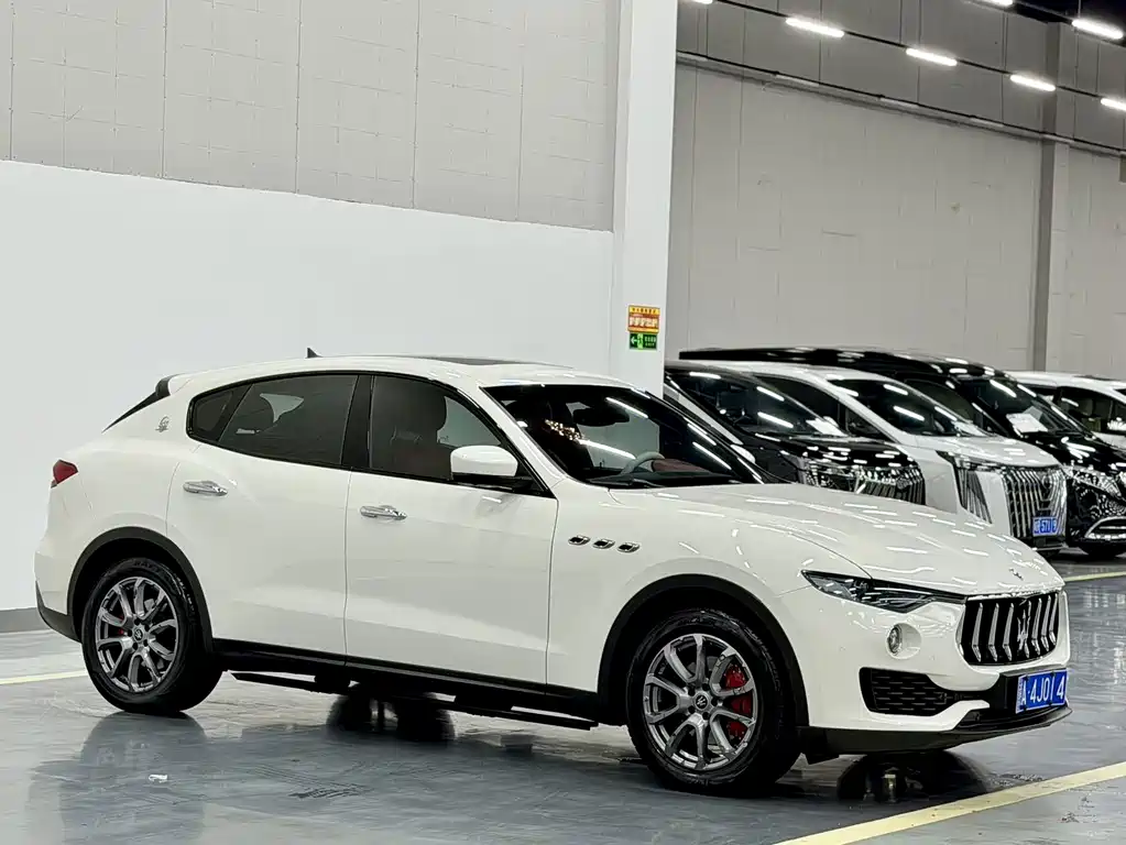 Maserati Levante — фото 3
