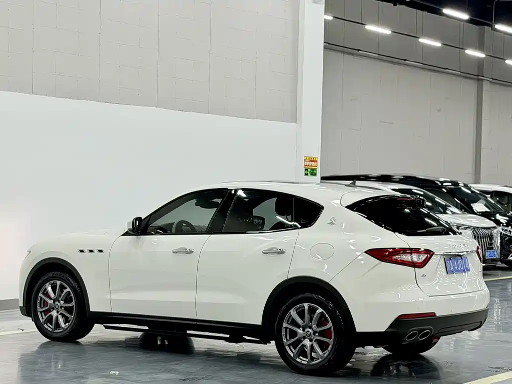 Maserati Levante — фото 9