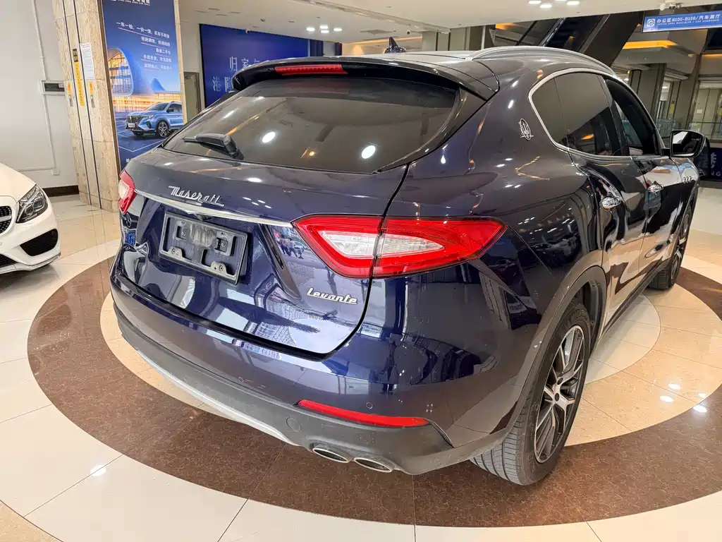 Maserati Levante — фото 17