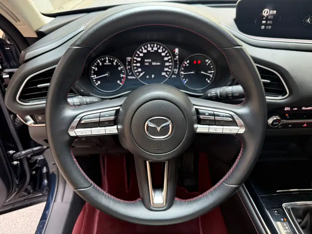 Mazda CX-30 — фото 11