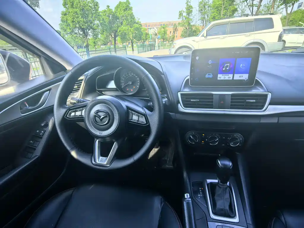 Mazda 3 Axela — фото 16