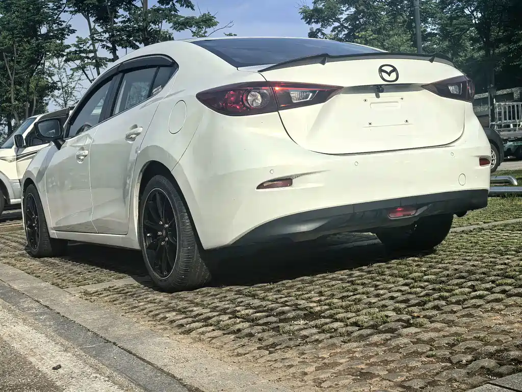 Mazda 3 Axela — фото 7
