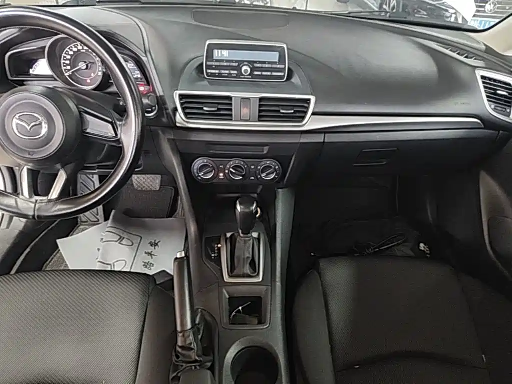 Mazda 3 Axela — фото 13