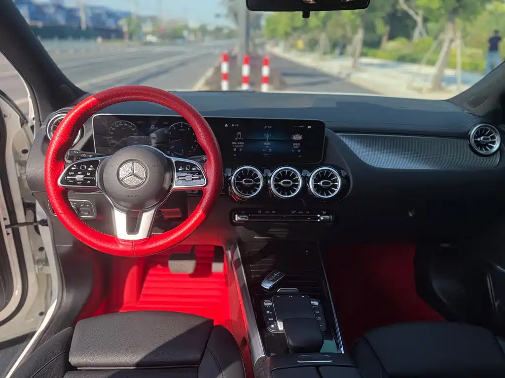 Mercedes-Benz GLA — фото 11