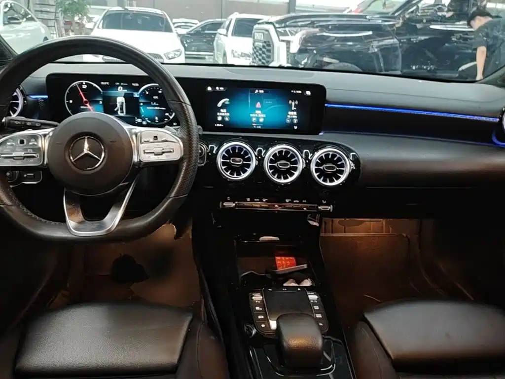Mercedes-Benz A-Class — фото 10