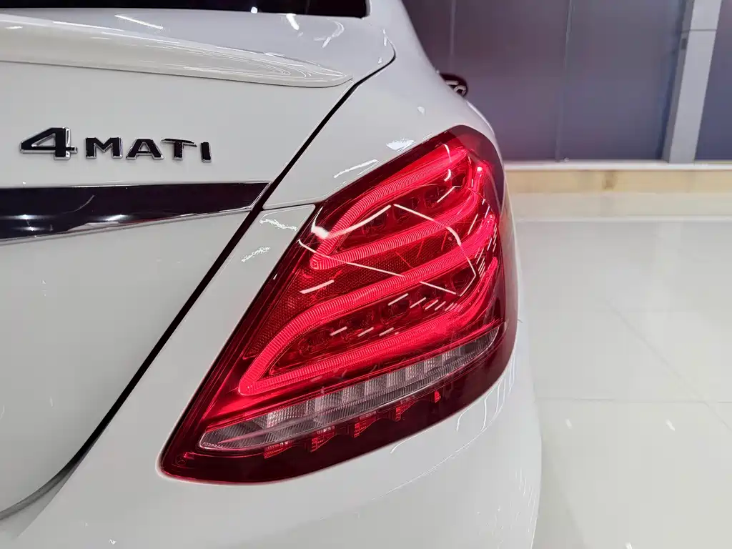 Mercedes-Benz C-Class — фото 11
