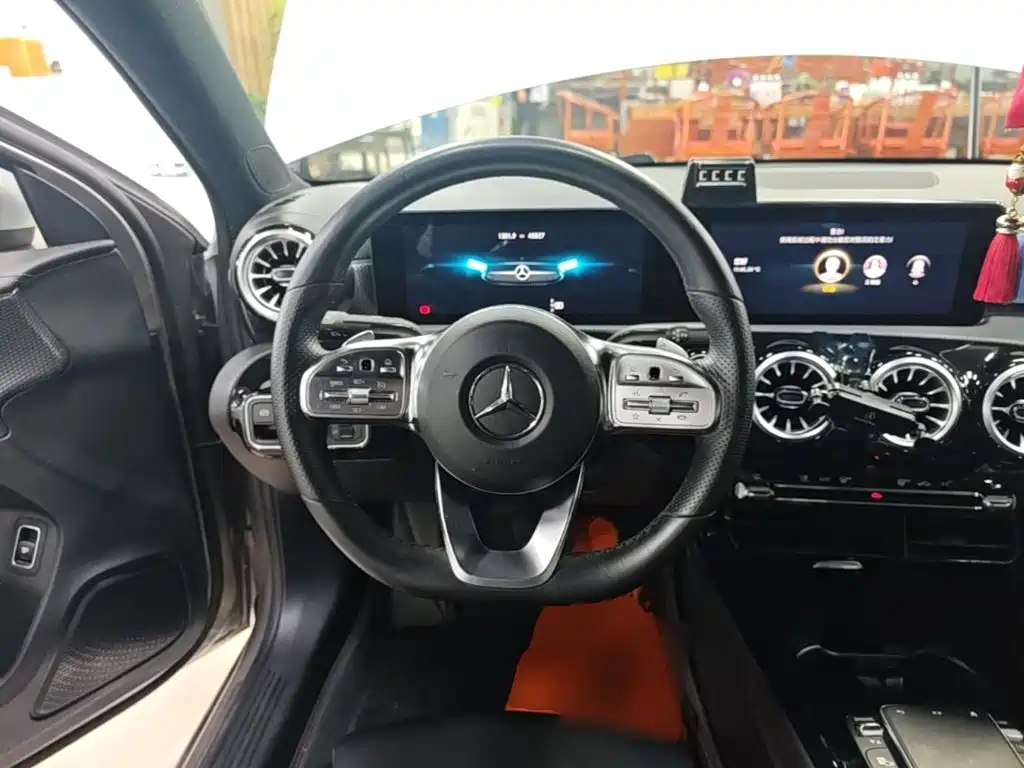 Mercedes-Benz A-Class — фото 11
