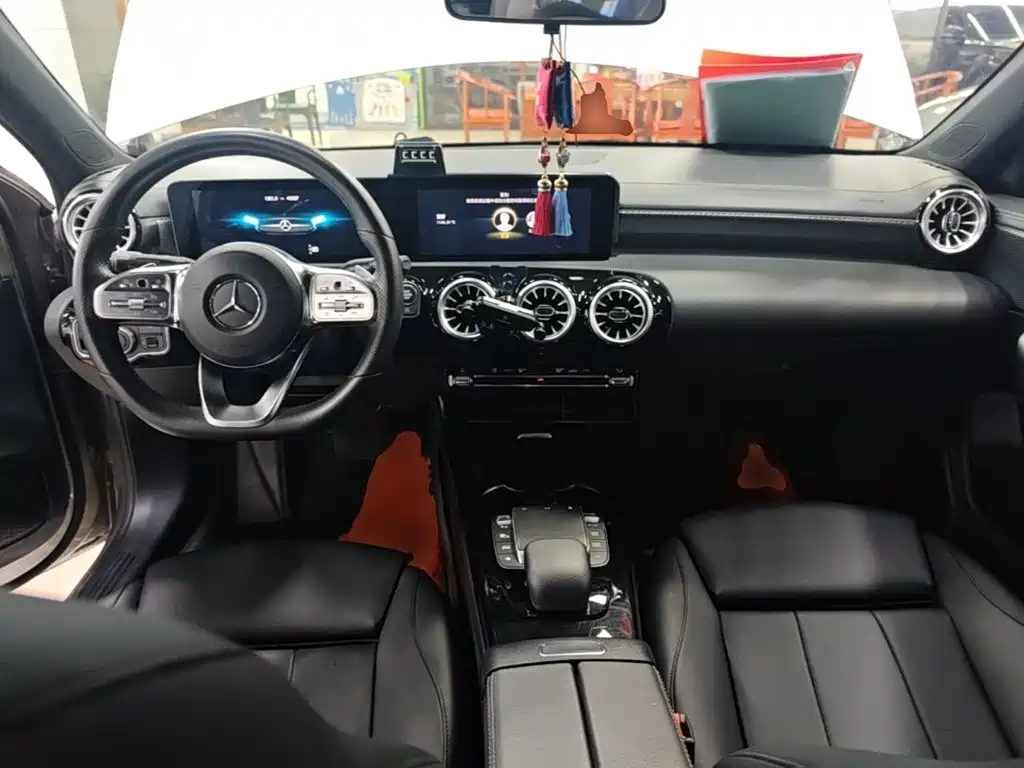 Mercedes-Benz A-Class — фото 10