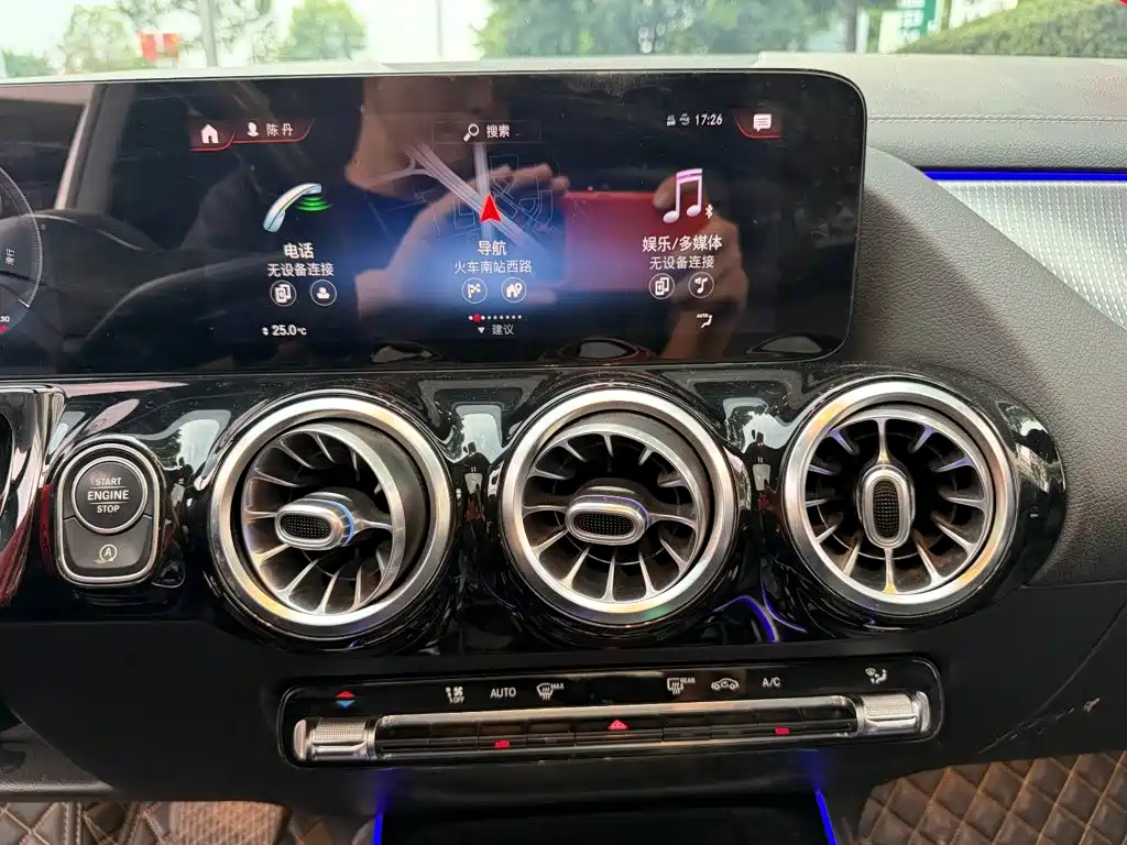 Mercedes-Benz GLA — фото 9