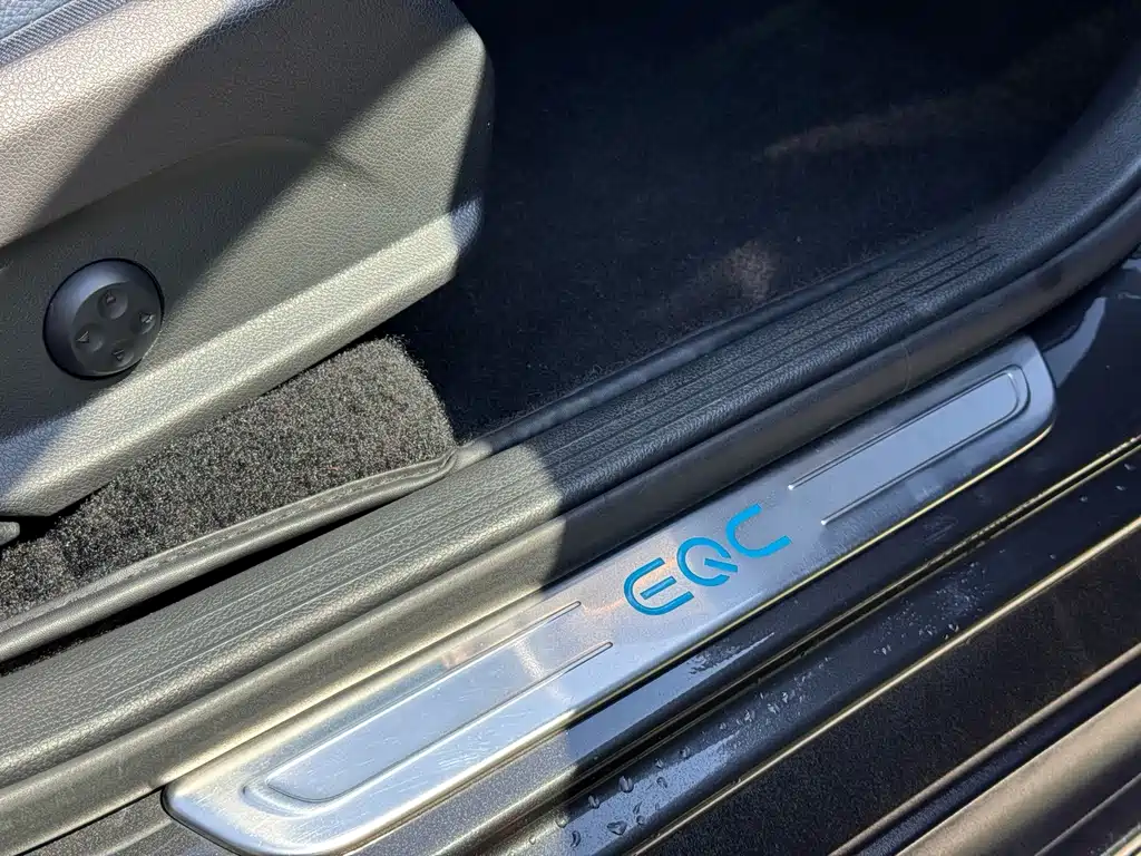 Mercedes-Benz EQC — фото 40