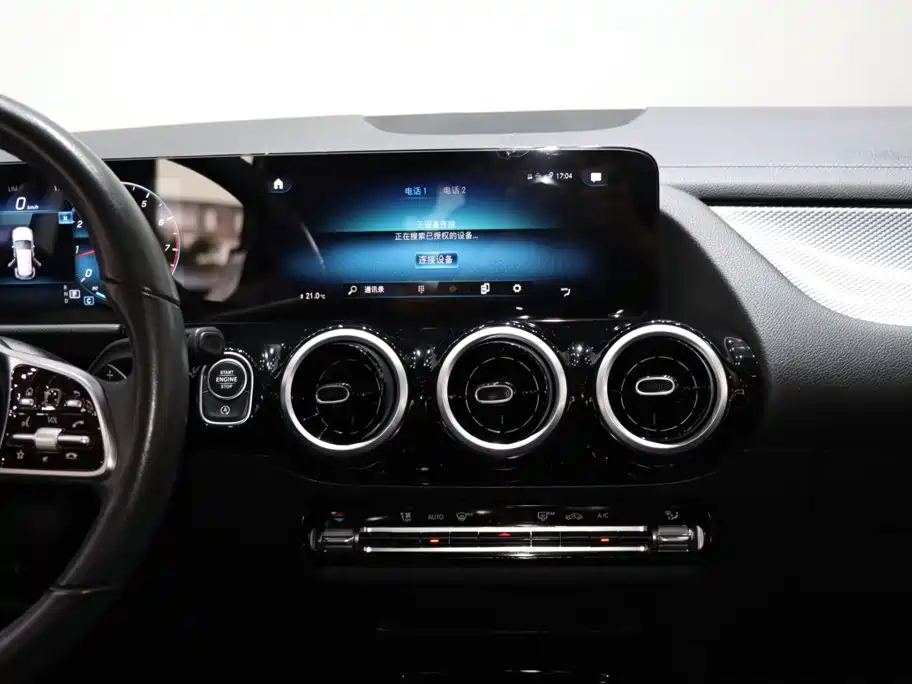 Mercedes-Benz GLA — фото 14